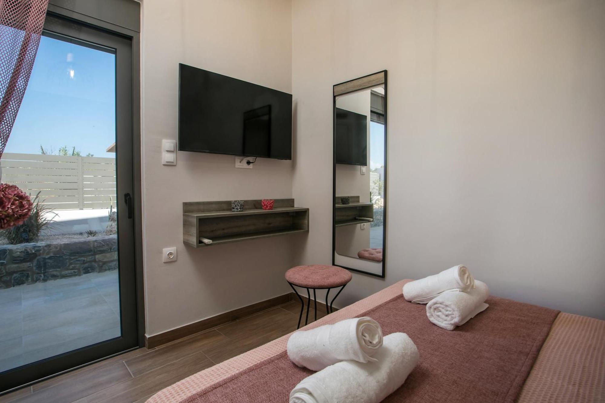 Kiki Luxury Afantou