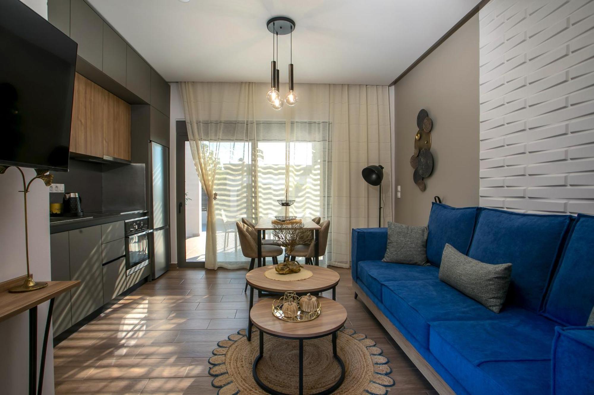 Kiki Luxury Afantou